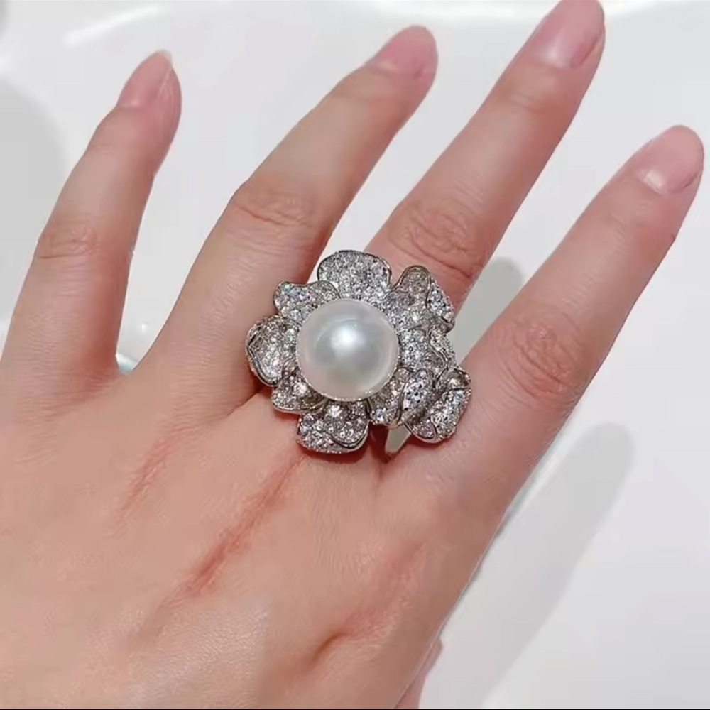 Luxe Pearl Blossom Ring | Statement Diamond Flower Design
